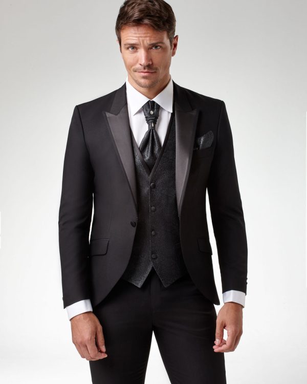 Eleganter Hochzeitsanzug für den Bräutigam in Mitternachtsblau mit Satinrevers, Weste und Krawatte