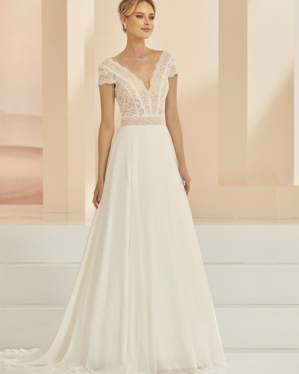 Brautkleid im Boho & Vintage Stil mit Reißverschluss und tiefem Rückenausschnitt – Vorderansicht