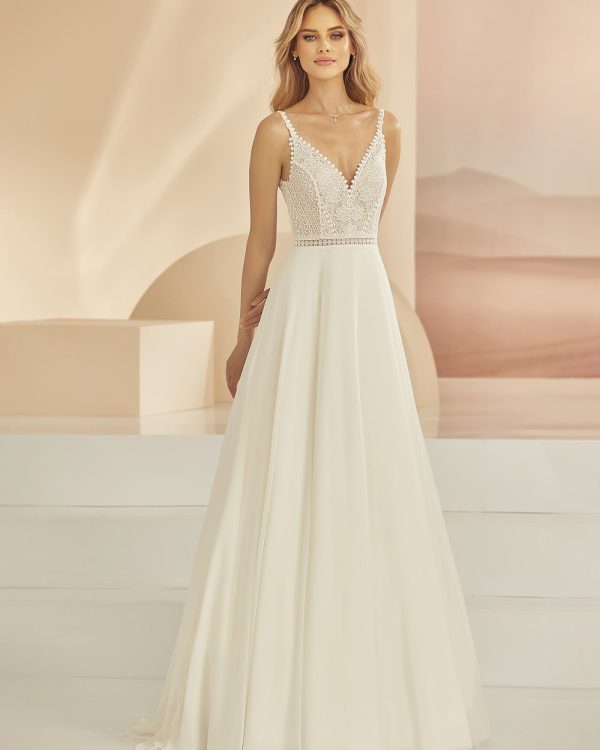 Brautkleid Boho & Vintage mit Spaghetti-Trägern und gehäkelter Spitze – Vorderansicht