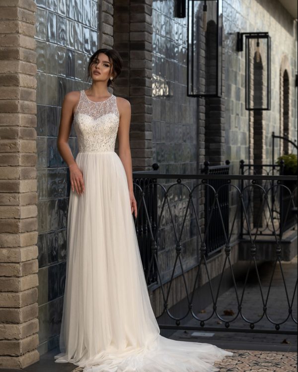 Elegantes A-Linien-Brautkleid mit zartem Tüllrock und Spitzenoberteil, ärmellos mit Illusionsausschnitt