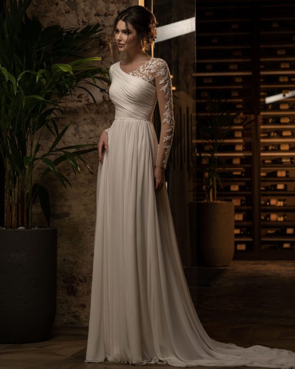 Asymmetrisches A-Linien-Brautkleid mit langen Spitzenärmeln und fließendem Chiffonrock