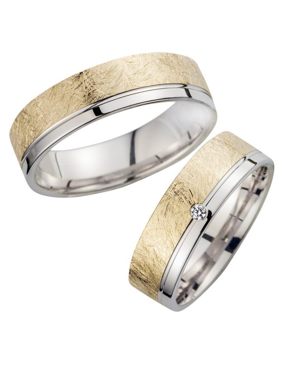Trauringe mit Weiß- und Gelbgold – exklusive Eheringe mit strukturierter Oberfläche und Brillantbesatz