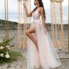 Boho & Vintage Brautkleid in Apricot mit floraler Spitze, Tüllrock und Beinschlitz – Vorderansicht