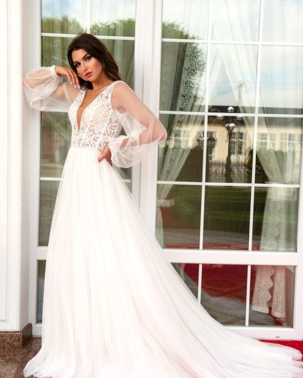 A-Linie Brautkleid mit Spitzenoberteil, Schnürung und langen transparenten Ärmeln mit Manschetten – Vorderansicht